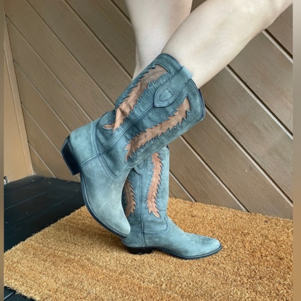 Dingo Women's Cowboy Boots Classic Gray and Brown Western Shoes - Picture 2 of 6